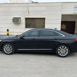Luxury & Comfort Car For Raide Share