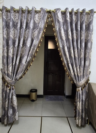 Arad, Household Items, BHD 10,  Curtain And Carpet For Sale