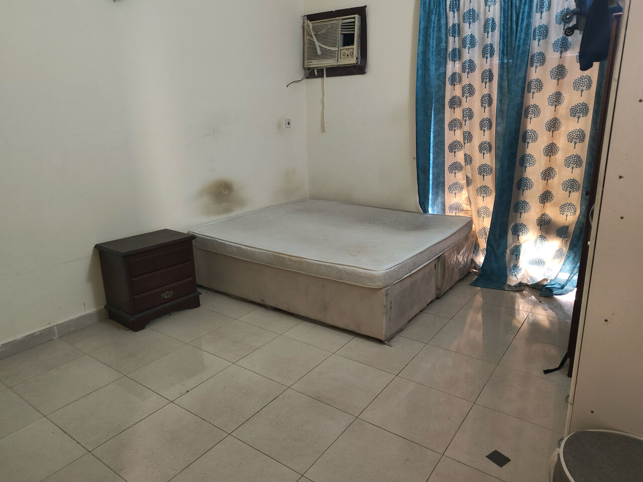 Hoora, Apartments, Flats, Houses & Villas, BHD 40/month,  2 BR,  Bed Space Available In A Furnished 2BHK Flat