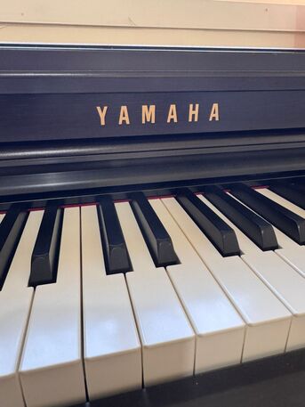 Riyadh, Musical Instruments, SAR 6000,  Yamaha CLP-725 Digital Piano Black