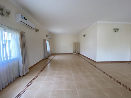 Barbar, Villas, BHD 800,  Spacious Villa | Large Private Garden