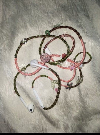 Abu Dhabi, Artists, Hand Embroidery For Headphones