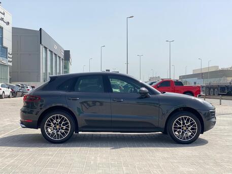 Manama, Vehicles, Cars & Trucks , BHD 7400,  Porsche Macan,  2018,  Automatic,  138000 KM,    (Grey)