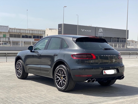 Manama, Vehicles, Cars & Trucks , BHD 7400,  Porsche Macan,  2018,  Automatic,  138000 KM,    (Grey)