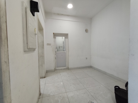 Manama, Apartments, Flats, Houses & Villas, BHD 180/year,  1 BR,  Sagaya:- Studio Flat On Rent With Ewa..