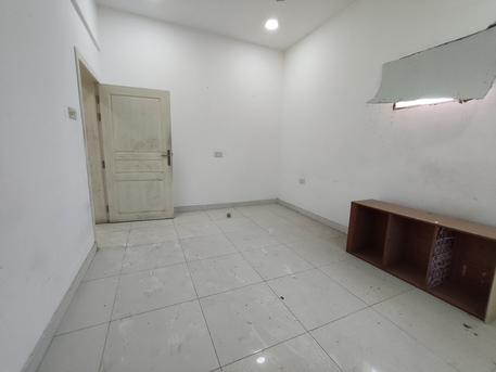 Manama, Apartments, Flats, Houses & Villas, BHD 180/year,  1 BR,  Sagaya:- Studio Flat On Rent With Ewa..