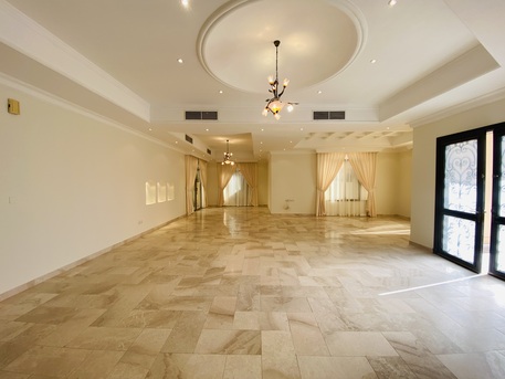 Janabiya, Villas, BHD 1100,  Well Maintained Villa With Private Pool