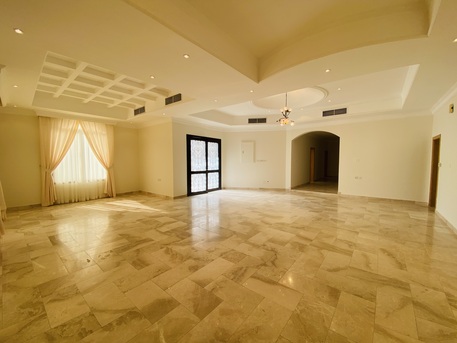 Janabiya, Villas, BHD 1100,  Well Maintained Villa With Private Pool