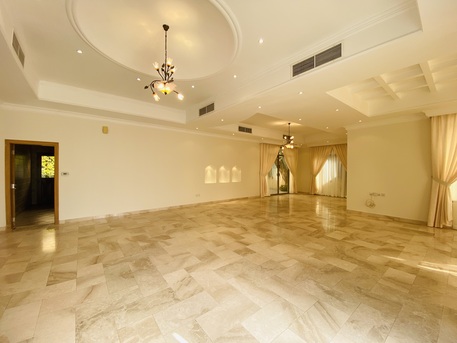 Janabiya, Villas, BHD 1100,  Well Maintained Villa With Private Pool