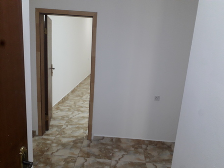 Salmaniya, Apartments, Flats, Houses & Villas, BHD 160/month,  1 BR,  90 Sq. Meter,  1 Bhk Unfurnished Flat Available With Ewa In Salmaniya Call Aleena