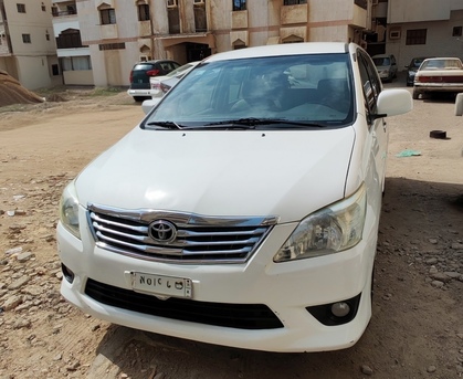 Jeddah, Vehicles, Cars & Trucks , SAR 27500,  Innova 2.7 Petrol,  2012,  Automatic,  593 KM,  Innova 2.7  SUV In Excellent Condition