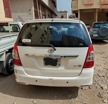 Jeddah, Vehicles, Cars & Trucks , SAR 27500,  Innova 2.7 Petrol,  2012,  Automatic,  593 KM,  Innova 2.7  SUV In Excellent Condition