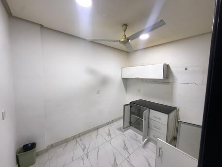 Manama, Apartments, Flats, Houses & Villas, BHD 200/month,  1 BR,  Semi Furnished 1 Bedroom Apartment Behind Al-Jazira Supermarket
