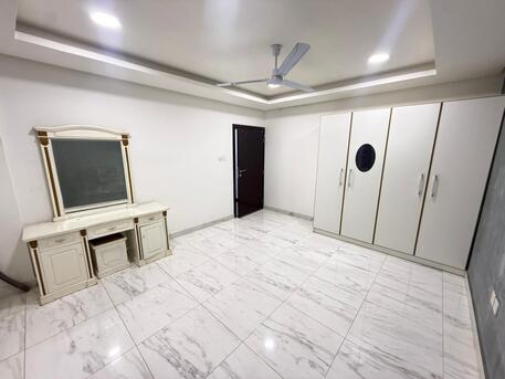 Manama, Apartments, Flats, Houses & Villas, BHD 200/month,  1 BR,  Semi Furnished 1 Bedroom Apartment Behind Al-Jazira Supermarket