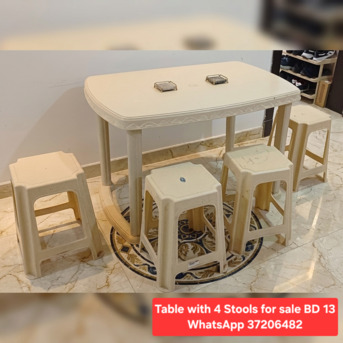Manama, Furniture, BHD 13,  ✅️ Table With 4 Stools For Sale In Good Condition With Delivery
