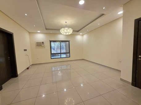 Riffa, Apartments, Flats, Houses & Villas, BHD 280/year,  3 BR,  للايجار شقة رقية في الرفاع ابو كوار ة