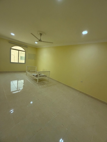 Isa Town, Apartments, Flats, Houses & Villas, BHD 300/year,  3 BR,  Flat For Rent With EAW In Isa Town