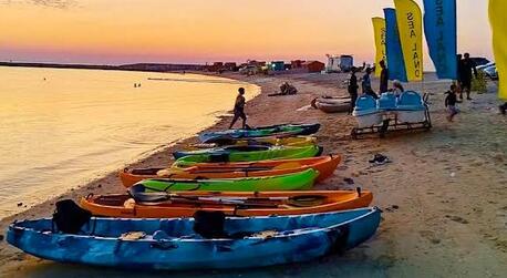 Manama, Boats, BHD 75,  Kayaks,Pedal Boat,Water Cycle & Paddle Board For Urgent Sale قوارب الكاياك، وقوارب التجديف