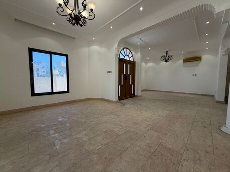 Mahooz, Villas, BHD 800,  4BR Semi-Furnished Private Villa For Rent In Mahooz | Private Swimming Pool