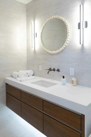 New York, Interior Design, How Do I Create A Luxury Bathroom Without Wasting Space?