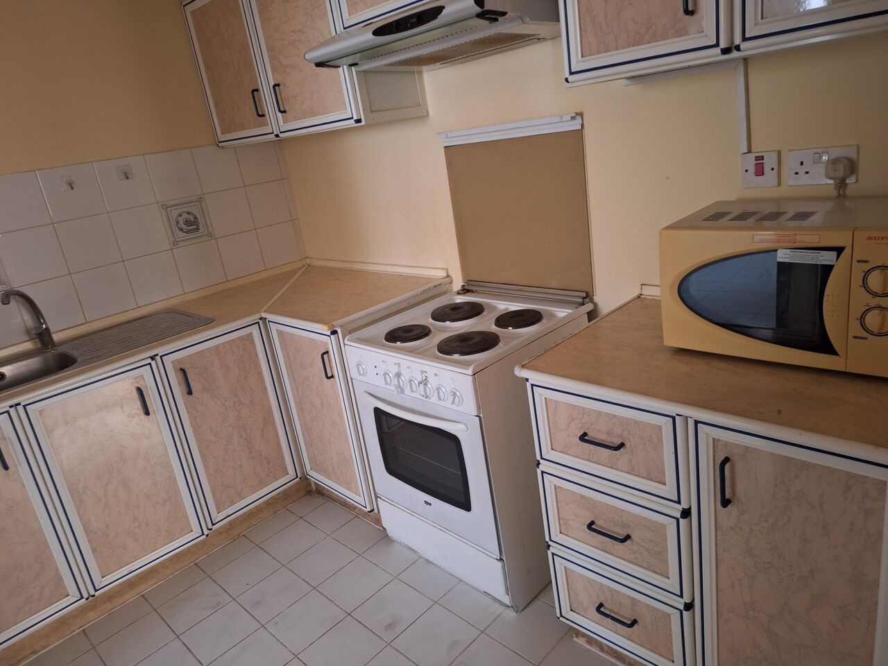 Adliya, Apartments, Flats, Houses & Villas, BHD 180/month,  Flat & Offie & Shop For Rent From 150 BD, 170 BD, 200 BD