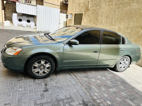 Manama, Vehicles, Cars & Trucks , BHD 800,  Nissan Altima,  2006,  Automatic,  299100 KM,    Car For Sale