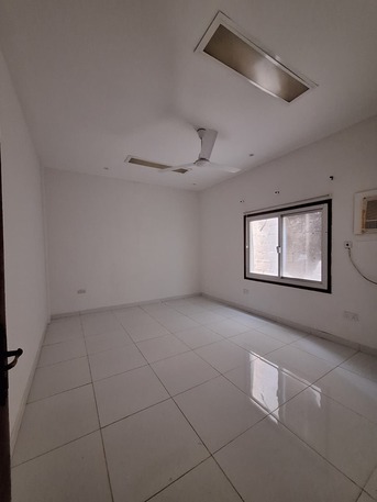 Jidhafs, Apartments, Flats, Houses & Villas, BHD 140/month,  2 BR,  Apartment For Rent In Tashan Area