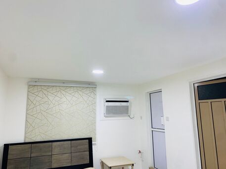 Jidhafs, Rooms for Rent, BHD 110/month,  Semi Furnished Family Room With Bath And Kitchen