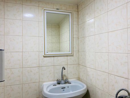 Jidhafs, Rooms for Rent, BHD 110/month,  Semi Furnished Family Room With Bath And Kitchen