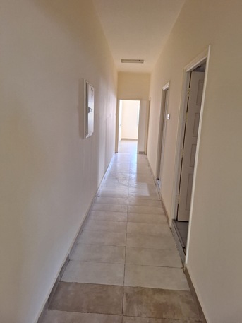 Manama, Apartments, Flats, Houses & Villas, BHD 250/month,  2 BR,  130 Sq. Meter,  Tashan Area 2 Bedroom Unfurnished Flat Available In A Compound