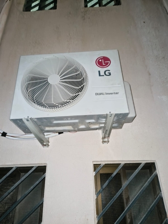 Al Malaz, Air Conditioners, SAR 1200,  LG Dual Inverter  Split AC 1 - 3 Ton - Excellent Cooling - Slightly Used
