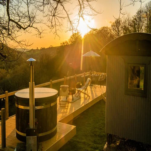 London, Farm/Garden, Cosy Dog Friendly Cabin Near Exmoor For Nature Lovers