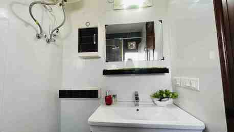 New Delhi, Apts/Flats Wanted, INR 27154/day,  Furnished,  3 BR,  2100 Sq. Feet,  3BHK Safdarjung Enclave, Terrace Garden, Lift