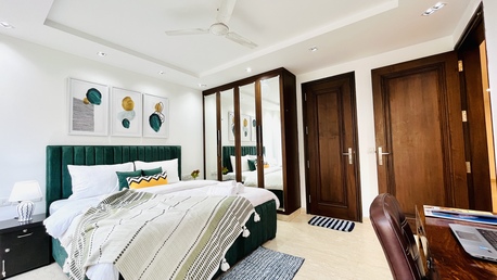 New Delhi, Apts/Flats Wanted, INR 33154/day,  Furnished,  4 BR,  2800 Sq. Feet,  Modern 4BHK Safdarjung Enclave, Lift & Balcony