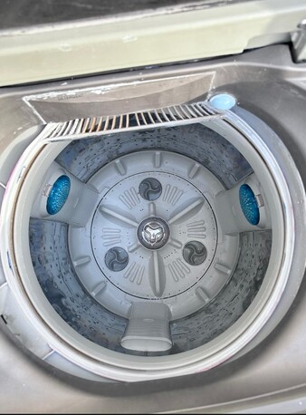 Al Rawdah, Appliances, SAR 450,  Reliable LG 8.5kg Top Load Washing Machine (Inverter Direct Drive) - Used