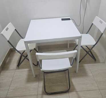 Manama, Household Items, BHD 20,  Good Condition Table And Chair For Sale