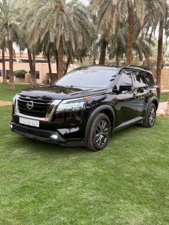 Riyadh, Vehicles, Cars & Trucks , SAR 90000,  Nissan Pathfinder,  2022,  Automatic,  152000 KM,  For Sale: