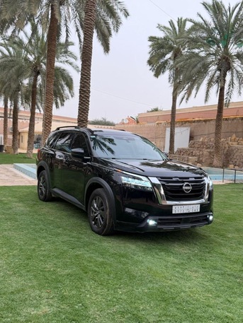 Riyadh, Vehicles, Cars & Trucks , SAR 90000,  Nissan Pathfinder,  2022,  Automatic,  152000 KM,  For Sale: