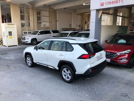 Manama, Vehicles, Cars & Trucks , BHD 7800,  Toyota RAV4 Full Automattic Well Mantaine Single Ownar,  2021,  Automatic,  100000 KM,