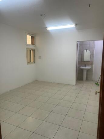 Khobar, Housing Exchanges, SAR 22000/year,  3 BR,  Flat For Rent 3bedroom 2 Bathroom Kitchen Hall