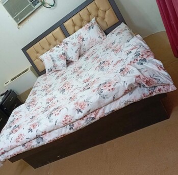 Riyadh, Furniture, Queen Size Bed With Mattress - Free