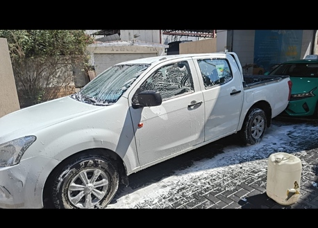 Riyadh, Pick Up & Drop Off, We Have Isuzu Pickup. Transport Or Any Commercial Logistics Service