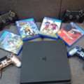 SAR 1500,  Ps4 Slim With 4 Controllers And 4 Games