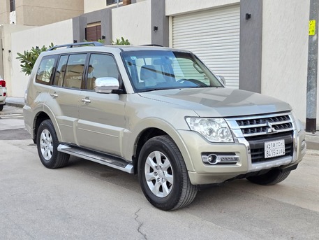 Riyadh, Vehicles, Cars & Trucks , SAR 67000,  Mitsubishi Pajero GLS,  2020,  Automatic,  94000 KM,    Mid Options With 4x4 For Sales (1st Owner) GLS V6 (3.5)
