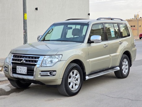Riyadh, Vehicles, Cars & Trucks , SAR 67000,  Mitsubishi Pajero GLS,  2020,  Automatic,  94000 KM,    Mid Options With 4x4 For Sales (1st Owner) GLS V6 (3.5)