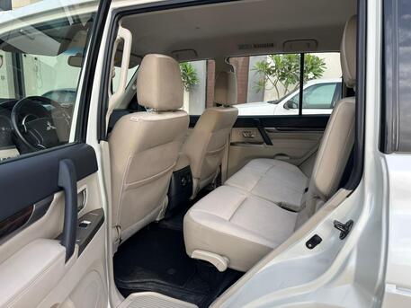 Riyadh, Vehicles, Cars & Trucks , SAR 88000,  Mitsubishi Pajero GLS,  2022,  Automatic,  48000 KM,    With Mid Option 4WD Option For Sales 1st Owner