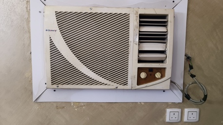 Al Iskan, Air Conditioners, SAR 1100,  &ldquo;I Am Selling Household Items.&rdquo;