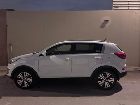 Olaya, Vehicles, Cars & Trucks , SAR 42000,  Kia Sportage,  2015,  Automatic,  147000 KM,    White | 2.0L | Mint Condition | 147K KM | SAR 42,000