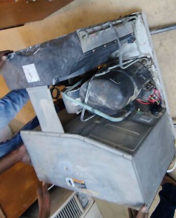 Khobar, Household Items, SAR 1,  Carrier A/C 1.5 Ton, Metal Single Bed With Wooden Plywood