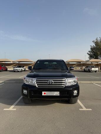 Manama, Vehicles, Cars & Trucks , BHD 9900,  TOYOTA LAND CRUISER GX.R,  2012,  Automatic,  300000 KM,    For Sale